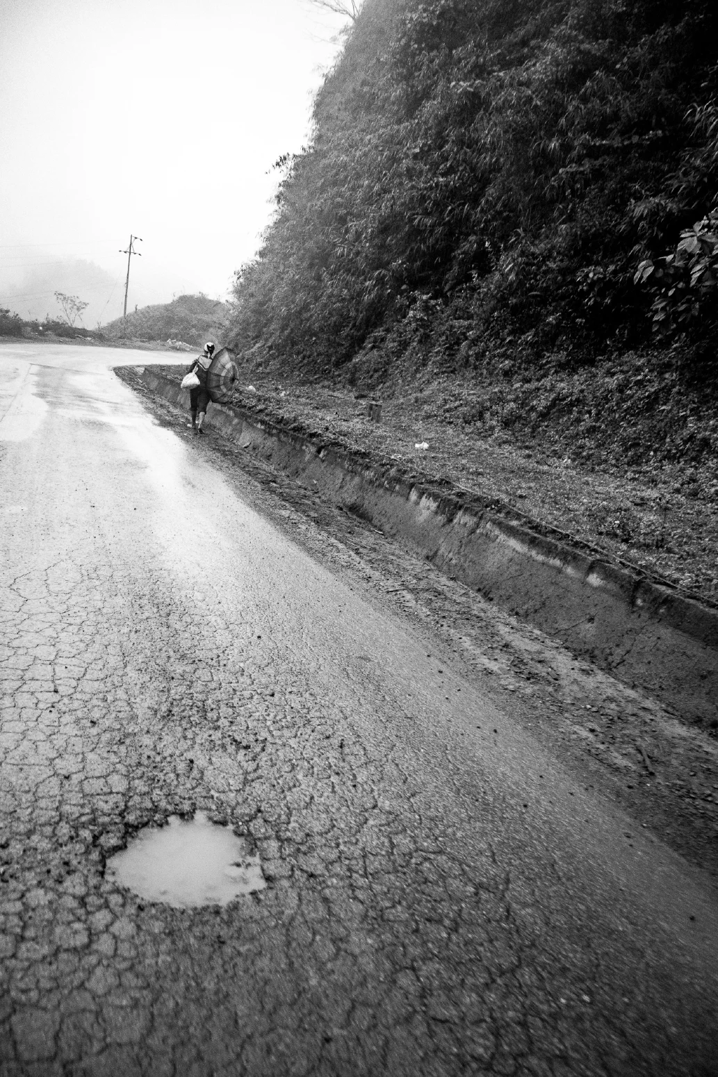 SPAZIERGANG IM MATSCH / WALKING IN THE MUD. Phú Cường, Hòa Bình Province, Vietnam